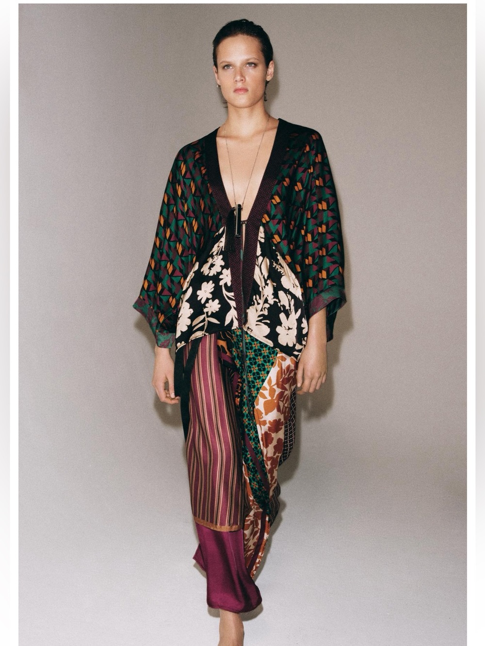 Zara printed satin kimono size XS-S